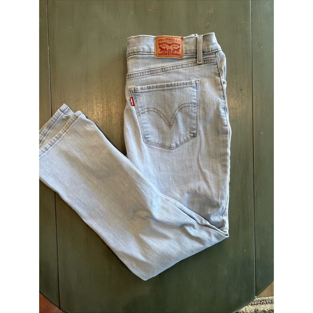 Levi’s Women’s Size 10 Classic Straight Light Wash Jeans W30 L30 - Picture 8 of 11